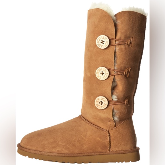 UGGs- three button Bailey chestnut color - Picture 1 of 12